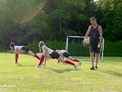 Violette World - Sofi Goldfinger And Cassie Fire