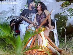 Moti Aur Bade Dudhwali Sauteli Maa Ko Bagiche Me Raat Ko Lejakar Sautele Bete Ne Ghapa Ghap Choda Aur Muh Me Gira Dala