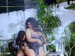 Hot Mom Uncut