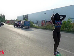 Public Strip Piss Mitten Auf Der Strasse Mit - Josy Black