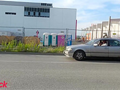 Public Strip Piss Mitten Auf Der Strasse Mit - Josy Black