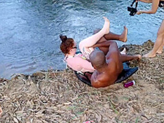 Aqui Frescura Enquanto Uma Filma A Outra Cai Na Rola Grossa Trabalho Em Equipe Eliane Furacao Lorrany Exotica 5 Min - Não Tem And Marcio Baiano