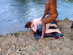 Aqui Frescura Enquanto Uma Filma A Outra Cai Na Rola Grossa Trabalho Em Equipe Eliane Furacao Lorrany Exotica 5 Min - Não Tem And Marcio Baiano
