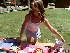 Outdoors teen masturbates in solo scene