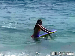 Masturbating bikini teen goes solo