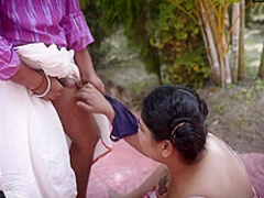 Desi Bra And Panty Salesman Bade Bade Dudhwali Gao Ki Chhori Ko Bra Ke Badale Chod Diya Maje Lekar ( Hindi Audio )