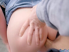 Deepthroating babe public POV fucked outdoor after casting
