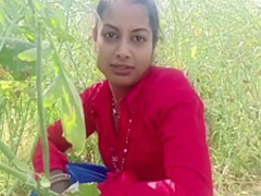 Cheating The Sister-in-law Working On The Farm By Luring Money In Hindi Voice