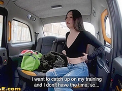 Asian slut enjoys taxi sex outdoor with taxi driver