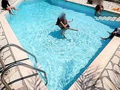 Alexandra Wett - Perverse Spermacocktailparty In Luxusvilla! Jeder Darf Mal Ran! 8 Min