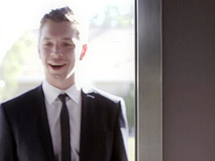 Call Boy Makes Her Squirt - PornWorld