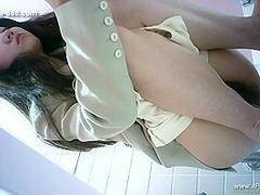chinese girls go to toilet.294