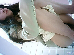 chinese girls go to toilet.294