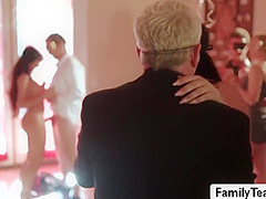 Stepfamily Enjoy Fuck Hardcore Groupsex - Penney Play And Aaliyah Love