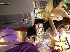 peeping chinese amateur upskirt.120