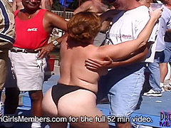 Fun With The Crowd At Nudes A Poppin