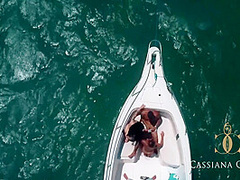 Cassiana Costa Loira Linda Bronzeada Com Sua Amiga Gostosa Morena Desfrutando Ao Ar Livre Em Uma Lancha Depois Na Cama Fazendo Duplo Com Anal 11 Min