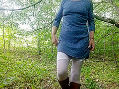 In Nature Changes Into Stockings And A Dress Fucks Herself And Makes Pissing Close-up