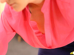 Gracie in Downblouse Voyeur - DownblouseJerk
