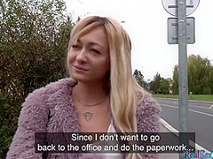 European Amateur Agrees To Fuck In Park
