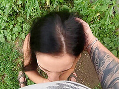 Risky Outdoor Blowjob Behind Garages
