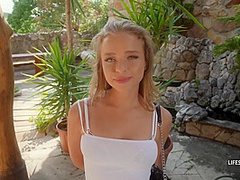 Alexa Flexy In Stud For The Rich & Eager