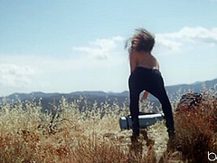 Big Naturals In Enjoyable Hussy Jaw-dropping Xxx Video