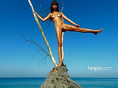Jessa Life Is A Nude Beach