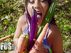 Kinky Looks So Sexy In Her Tight Ass Tank Top That Makes Erics Cock Really Hard With Aryana Amatista