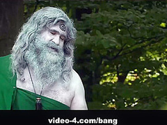 Lady Dee services the powerful forest witch Isabela with her mouth - BANG!