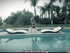 Jillian Janson knows just how to rub her clit to make herself cum - BANG!