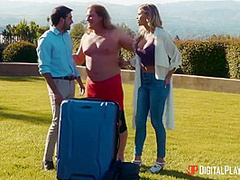 Breasty Leggy Babe Crazy Porn Clip