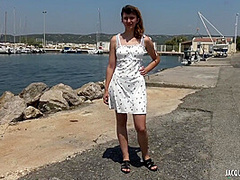 Outdoors fuck for the young Melany
