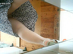 chinese girls go to toilet.299