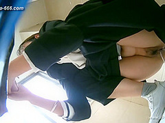 chinese girls go to toilet.298