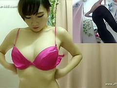 peeping japanese changeroom.11