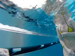 Jeny Smith bottomless in Spa. Naked underwater