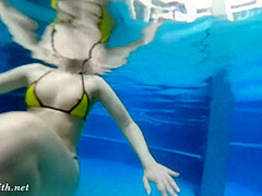 Jeny Smith bottomless in Spa. Naked underwater