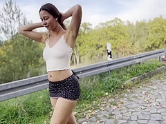 Lia-fox - Autobahn Schlampe Bietet Sich Offentlich Autofahrern Fur Creampie