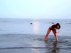 Hot Teen Twerks At Night Naked by the Coast