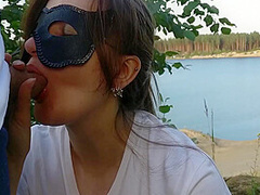 Girl Sucking With Cumshot On The Public Beach