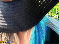 She Loves Doing Anal In Public On The Beach - Real Amateur