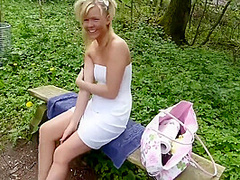 Sueses Teen Outdoor In Den Arsch Gefickt Creampie