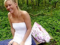 Sueses Teen Outdoor In Den Arsch Gefickt Creampie