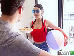 Queenie Sateen And Donnie Rock In Curves Worth Remembering