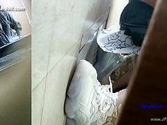 chinese girls go to toilet.300