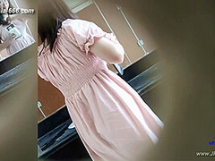 chinese girls go to toilet.300