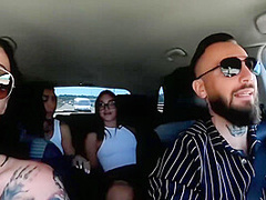 Coppia Reale Scopa Due Amiche In Strada ( Lesbo )