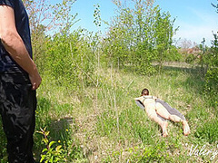 Coppia Italiana Si Fa Spiare Da Un Guardone Al Parco Mentre Scopa