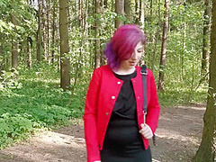 Progulka Po Lesoparku S Vibratorom Distancionnogo Upravleniya I Masturbaciya V Mashine Na Parkovke